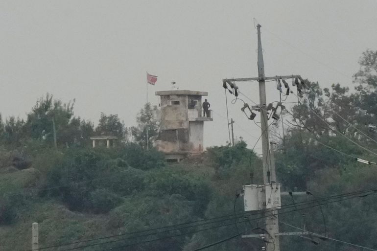 紧张局势加剧，朝鲜炸毁了韩国边境附近的道