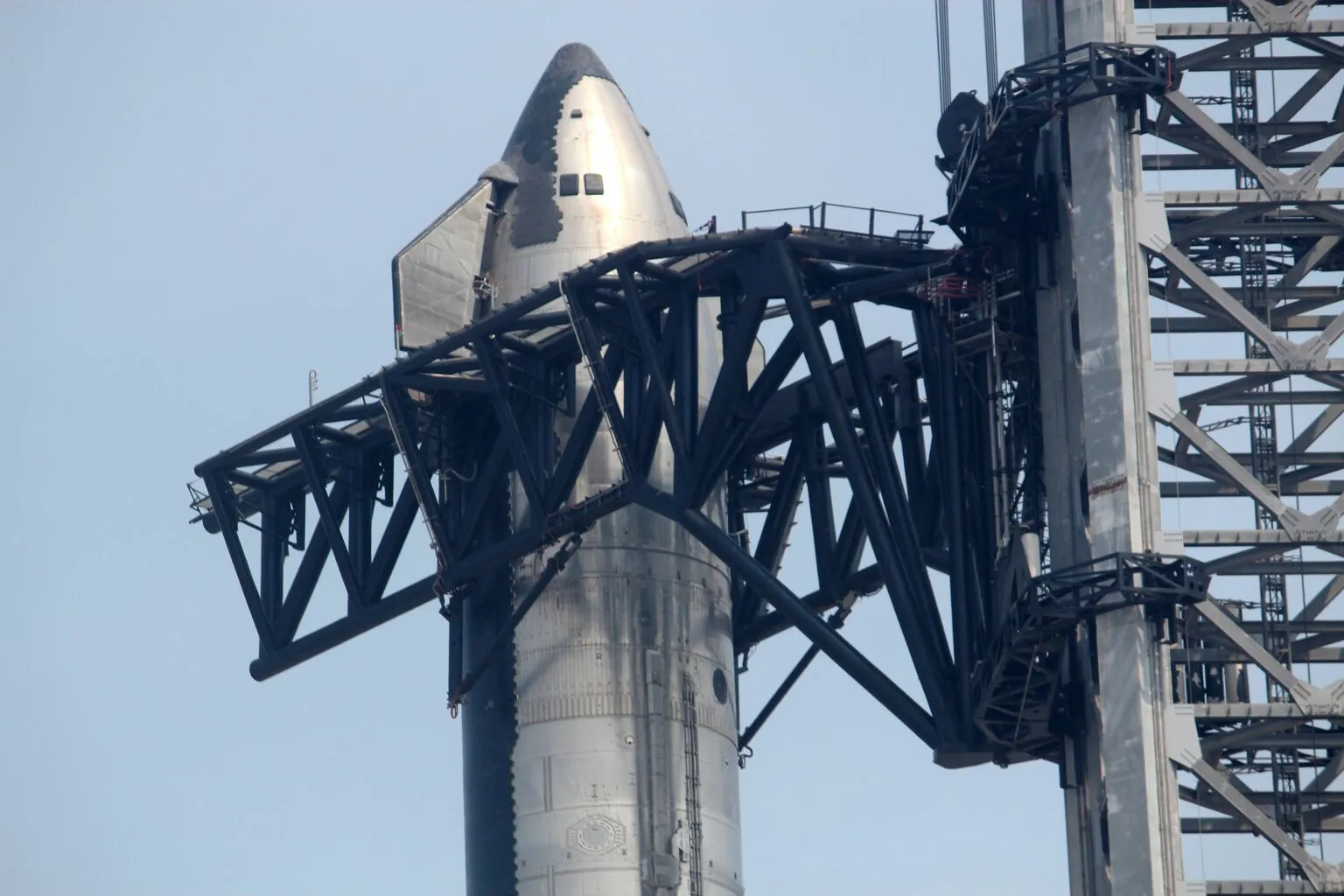 SpaceX第五次星际飞船试飞：超重型助