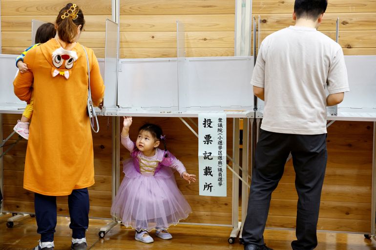 日本执政党可能在提前选举中失去议会多数席